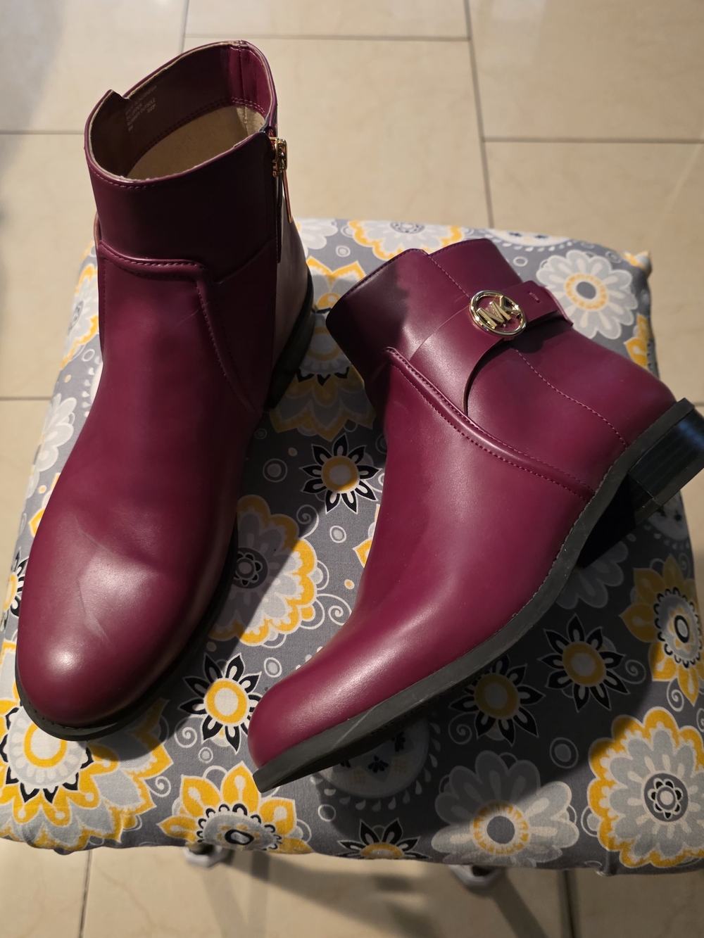 Used Women Michael Kors Plum / Burgundy Ankle Booties Boots with Gold MK Size 9